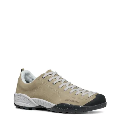 Mojito Planet Suede von Scarpa; bequeme Damen-Lifestyle-Schuhe in beige mit grauen Schnürsenkeln und schwarzer Gummisohle.