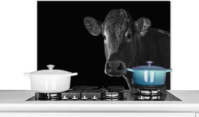 Produktbild von KitchenYeah®  Spritzschutz Küche - Küchenrückwand - Wandschutz für Herd und Spüle - Kuh - Tiere - Schwarz - Weiß - Porträt 90x60 - Alu-Dibond (Alternative zum Spritzschutz aus Glas) - Hitzebeständig -