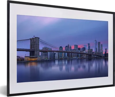 Produktbild von MuchoWow® Gerahmtes Poster New York - Wasser - Brücke 60x40 cm - Poster mit Schwarzem Bilderrahmen Wandposter Rahmen Foto Bilder - Schlafzimmer - Plakat in Rahmen - Drucken