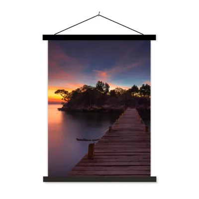 Produktbild von MuchoWow® Textilposter Sonnenuntergang - Brücke - Bäume - Wasser - Insel 40x53 cm mit schwarzem Rahmen - Abbildung