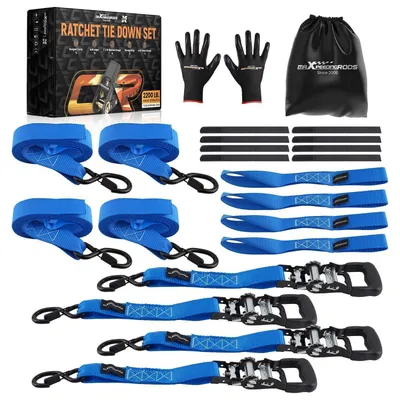 Immagine prodotto di Set di cinghie di fissaggio Ratschen, composto da 4 pezzi, capacità di 2362 kg, con passanti imbottiti e ganci a S, lunghezza 2,4 metri, larghezza 4 cm, colore blu. Include una custodia e dei guanti