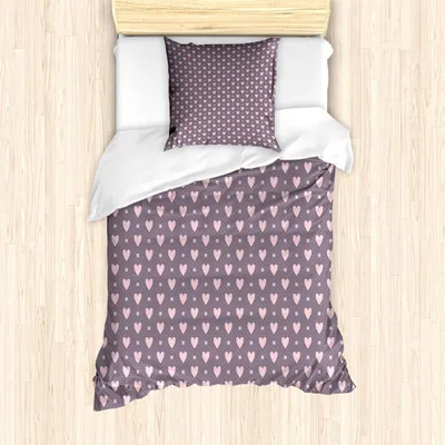 Produktbild von ABAKUHAUS Vintage Valentine Bettbezug Set, Spaß-Muster Repetitive Herzen und Tupfen, 135 x 200 cm + 80 x 80 cm, Pale Aubergine Rose