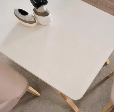 Immagine prodotto di Tavolo da pranzo dal design moderno con gambe in legno