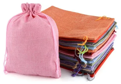 Zdjęcie produktu dla Woreczki jutowe z sznurkiem 20 x 30 cm, 25 sztuk, różne kolory. Torby materiałowe do prezentów, kalendarzy adwentowych, jako upominki na ślub, na Boże Narodzenie