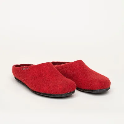 Imagen del producto de Zapatilla de fieltro, color rubí, talla 38.