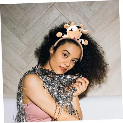 Produktbild von Plüsch Haarband Für Gesichtswäsche Anti-rutsch Cartoon Make-up Stirnband Weich Und Bequem Für Kosmetik Spa Und Sport Süßes Kühe-design Für Frauen Und Mädchen