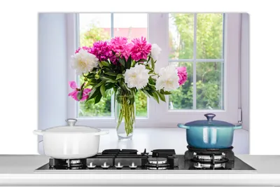 Obrázok produktu pre KitchenYeah® Kuchynský splashback - Kuchynský splashback - Ochrana steny sporáka a drezu - Kvety - Pivonky - Váza 100x65 - Alu-Dibond (alternatíva skleneného splashbacku) - Tepelne odolný - Splashback na sporák
