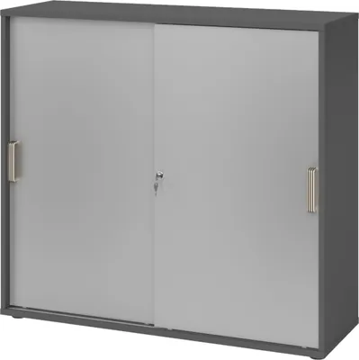 Produktbild von bümö Schiebetürenschrank office - 3 Ordnerhöhen - Griff: Streifengriff (Kunststoff), Nachbildung: Graphit/Silber