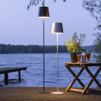 Obrázok produktu pre Prenosná vonkajšia LED stojaca lampa, 129 cm, 350 lm, dotykový stmievač, USB, čierna