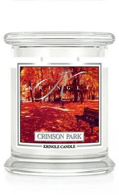 Image de Bougie parfumée Kringle, modèle "Crimson Park", format moyen, présentée dans un pot