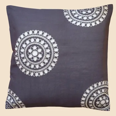 Produktbild von Kissenhülle 40 x 40 cm mit Stickerei Kreise 40 x 40 cm Kissenhülle dunkelgrau