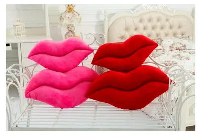 Produktbild von Kuscheliges Lippenkissen aus Plüsch mit Füllung aus Polypropylen-Baumwolle für Sofa und Schlafzimmer