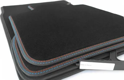 Produktbild von Fußmatten BMW 3er G20 Touring G21 M3 (Doppelnaht Rot Blau) Velours Premium Automatten Tuning 4-teilig Passgenau Schwarz