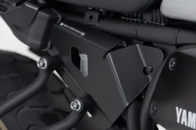 Obrázok produktu pre Ochrana nádržky brzdovej kvapaliny SW-MOTECH set čierna pre Yamaha XSR700 rok 2015 ľavá a pravá