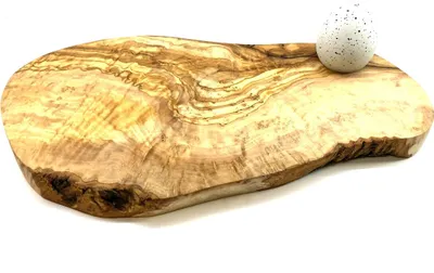 Produktbild von Vesperbrett rustikal Länge ca. 30-34 cm mit Loch für's Frühstücksei