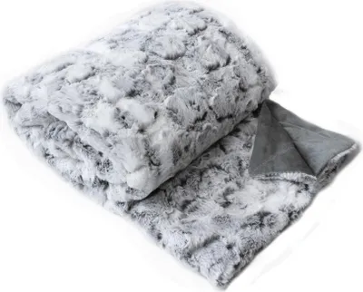 Produktbild von Plaid aus Fellimitat mit Fleecefutter