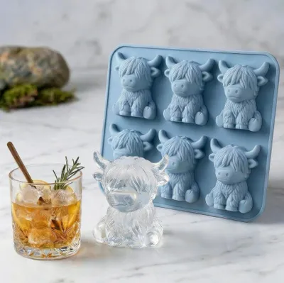 Eiswürfelform Highland Cow, Silikon, 6 Fächer, 6x4x1 cm, blau