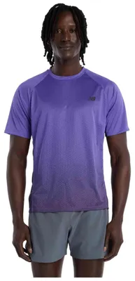 Image de T-shirt New Balance Camiseta New Balance Viz-Tech Run manga corta lila pour Uni