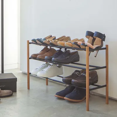 Produktbild von Yamazaki Schuhregal mit 3 Ablagen schwarz ausziehbar platzsparend schmal Metall Schuhablage für bis zu 12 Paar Schuhe 41-70x45x25cm "PLAIN"
