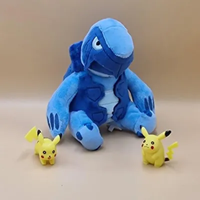 Produktbild von Pokemon Karippas Kuscheltier - 15 cm Plüschtier Carracosta