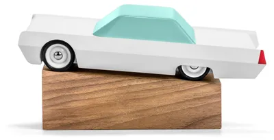 Image de Présentoir en bois Candylab pour petites voitures - Socle en noyer - magnétique