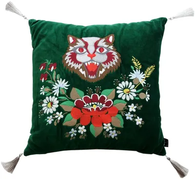 Produktbild von Casa Padrino Luxus Deko Kissen mit Troddeln Cat Grün / Weiß 45 x 45 cm - Feinster Samtstoff - Wohnzimmer Kissen