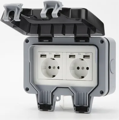 Obrázok produktu pre INF Vodotesná zásuvka s vypínačom, ochranou proti prevráteniu a 4 portami USB Šedá