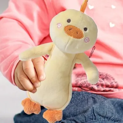 Produktbild von Plüschrassel und Plüschklapper für Babys in Kaninchen-Bären-Gestalt – beruhigender Handschüttler und Sinnesspielzeug als Bildungsshaker für Mädchen