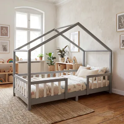 Produktbild von Kinderbett ’Treviolo‘ in Haus-Optik mit Rausfallschutz Kiefernholz 90 x 200 cm Hellgrau / Weiß