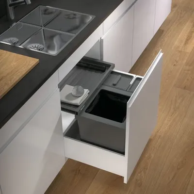 Obrázek produktu pro X-LINE 600/M5 se zásuvkou Basic, systém sběru odpadu, antracitová barva