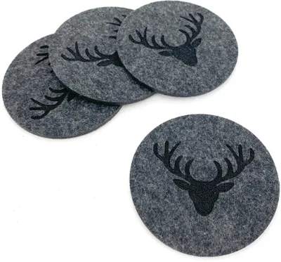 Produktbild von heimtexland ® Tischdeko Filz Landhaus Tischset Bestecktasche Glasuntersetzer Tischdekoration Platzset Besteckhalter Untersetzer Typ847 Anthrazit - Geweih Glasuntersetzer 4er Pack