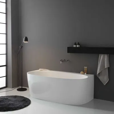 Produktbild von Halbfreistehende ovale Mineralguss- Badewanne, weiße Ausführung | Luisa