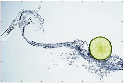Produktbild von Wallario XXL Outdoor-Poster für Garten oder Balkon, Motiv Limettenscheibe in spritzigem Wasser, in ca. 300 x 200 cm