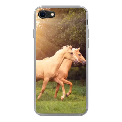 Produktbild von MuchoWow® Handyhülle Schutzhülle Hülle für iPhone SE 2020 Pferde - Wald - Sonne Silikon Softcase Handy Hülle - Kartenbesitzer