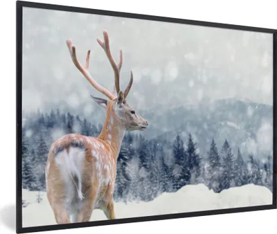 Produktbild von MuchoWow® Gerahmtes Poster Winter - Hirsche - Tiere 30x20 cm - Poster mit Schwarzem Bilderrahmen Wandposter Rahmen Foto Bilder - Kunstdruck - Bild-Poster