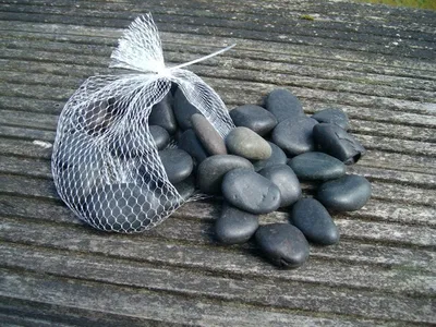 Produktbild von Flusssteine, Dekosteine, Zierkies, Flusskiesel, schwarz, matt  1 Kilo