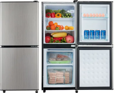 Produktbild von Merax Kühl-/Gefrierkombination mit verstellebare Ablage und Füße, Kühlschrank mit LED-Beleuchtung, 101.8 cm hoch, 42.5 cm breit, 106 L, Silbrig