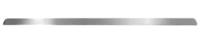Productafbeelding van OMAC Blend beschermstrips voor achterklep, artikelnummer 6511054, voor achterklep/kofferbak van de SEAT Leon (5F1), gemaakt van roestvrij staal, geschikt voor Seat Leon
