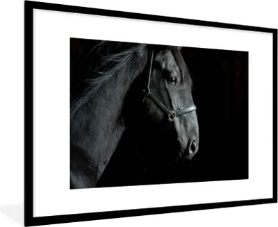 Produktbild von MuchoWow® MuchoWow® Gerahmtes Poster Pferd - Leicht - Schwarz 90x60 cm - Poster mit zchwarzem Bilderrahmen - Wanddekoration - Fotos