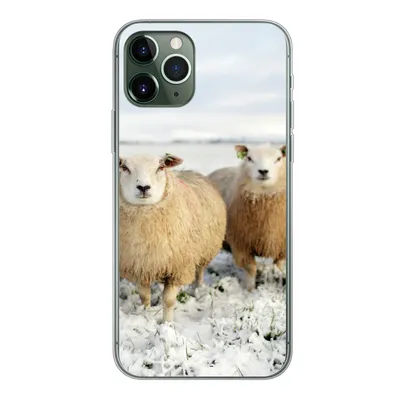 Produktbild von MuchoWow® Handyhülle Schutzhülle Hülle für iPhone 11 Pro Gruppe von neugierigen Schafen Silikon Softcase Handy Hülle - Handy