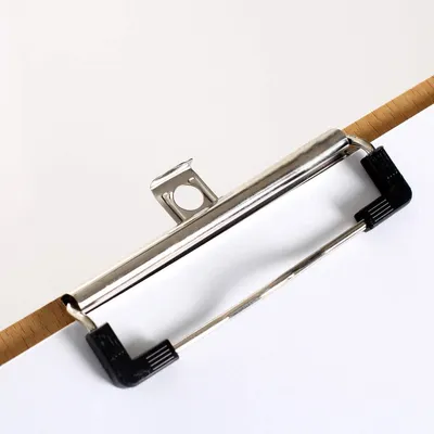Imagen del producto de Pizarra de corcho A3 de alta calidad, fabricada en madera dura extra gruesa (4 mm), con gancho para colgar y superficie de goma