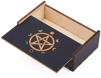 Produktbild von Holztarot-Kartenkiste mit Schublade - Gekarvte Holzdekoration - Schutz für Tarotkarten - 9x15x5 cm