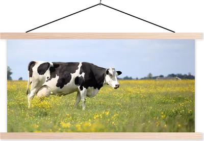 Produktbild von MuchoWow® Textilposter Kuh - Gras - Blumen 60x30 cm mit holzfarbenen Rahmen - Dekoration