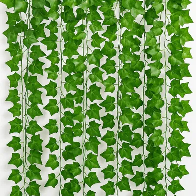 Produktbild von Set mit 6 künstlichen Efeukränzen (210 cm), künstliche Pflanzenwanddekoration, für drinnen und draußen, realistische grüne Pflanzendekoration, Garten- und Zimmerdekoration, hängende künstliche Pflanzen für Zuhause