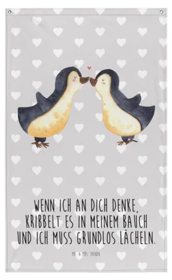 Produktbild von Mr. & Mrs. Panda Wandbild Pinguine Kuss - Grau Pastell - Geschenk, Gobelin, Mitbringsel, Hängedeko, Valentinstag, Tapestry, für Partner, Freundin, Wandtuch, Wandteppich