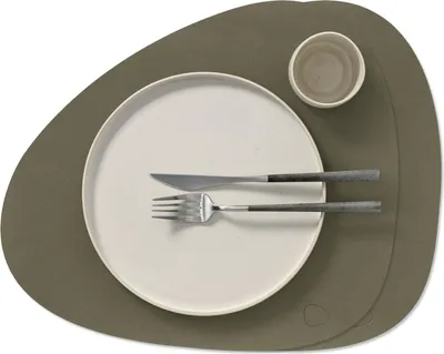 Obrázek produktu pro LIND DNA Prostírání Nupo - kožené - armádně zelené - prohnuté - 44 x 37 cm - 2 kusy