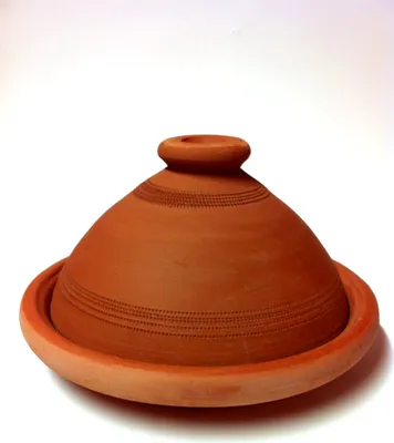 Produktbild von Tajine, original aus Marokko, Tontopf zum Kochen, Tuareg Ø = 26cm geeignet für 1-3 Personen, handgetöpfert aus Marrakesch, unglasiert, frei von Schadstoffe