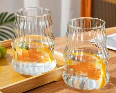 Zdjęcie produktu dla Zestaw 6 Szklanek do Napojów i Drinków 500 ml – Eleganckie Szklanki Szklane z Falowaną Strukturą