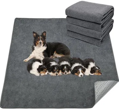 Obrázek produktu pro Sada dvou omyvatelných podložek pro výcvik štěňat, rozměry 150 x 90 cm, rychle absorbující podložky pro zvířata, protiskluzové tréninkové podložky pro štěňata, starší nebo inkontinentní psy