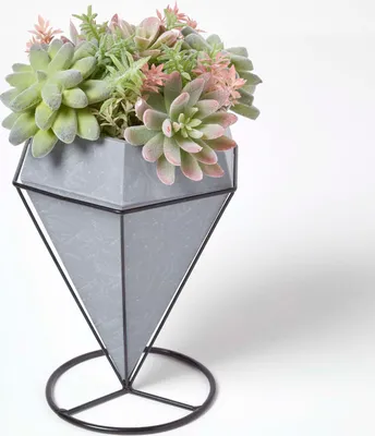 Obrázek produktu pro HOMESCAPES Umělé aranžmá sukulentů v geometrickém květináči, výška 31 cm